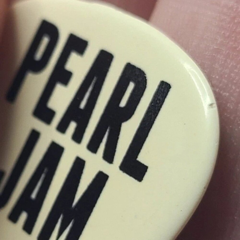 Pearl Jam Guitar Pick Wrigley Field 7/19/2013 Chicago Concert Music Memorabilia - Picture 6 of 8